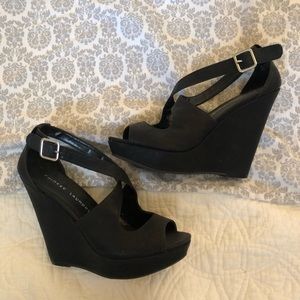 Chinese Laundry black wedges